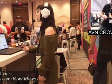 girl
        blondiekayy cam image #601353
