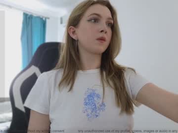 girl
        small_blondee cam image #4454954