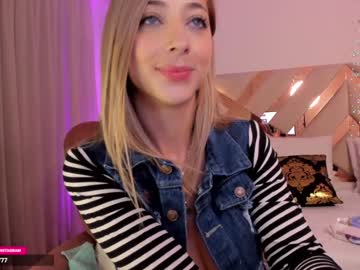 girl
        missitaliaa cam image #4532744