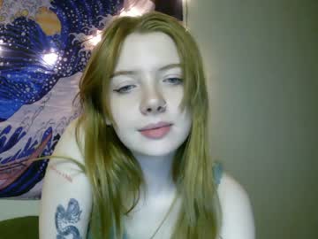 girl
        lillygoodgirl cam image #1851152