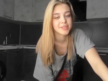 girl
        dana_bananna_ cam image #1349896