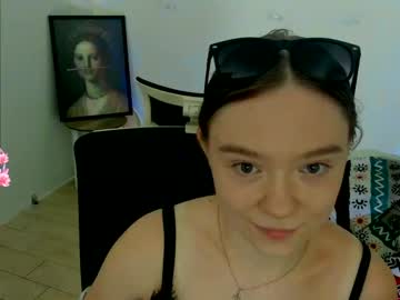girl
        stasy_clapp cam image #4692044