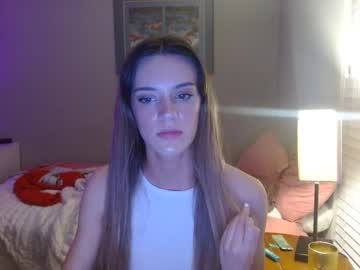 girl
        emmmafox14 cam image #1688736