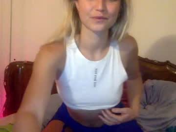 girl
        alexia_______ cam image #3202031