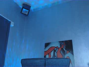 girl
        juliabeng1 cam image #606716