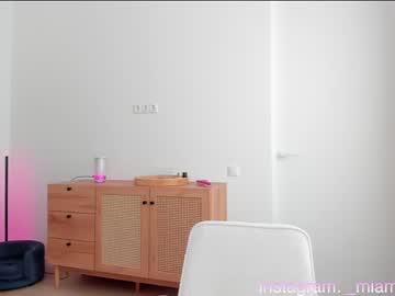girl
        knee_ling cam image #2192552