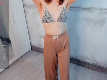 girl
        maureenbruster cam image #3923307