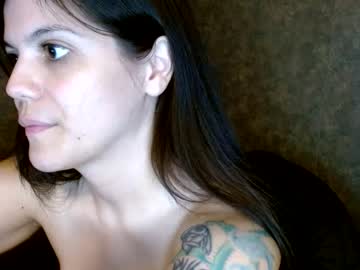 girl
        moonghosts cam image #2270215