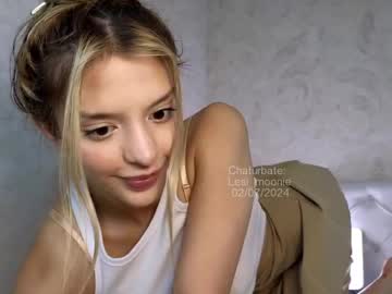 girl
        lesi_moonie cam image #4510533
