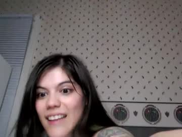 girl
        moonghosts cam image #4080121