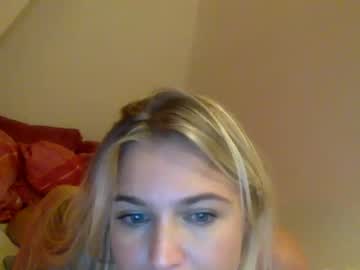 girl
        alexia_______ cam image #2850010