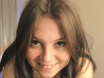 girl
        maliatorre cam image #2337708