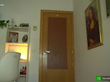 girl
        arletnoa cam image #2574510
