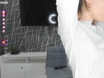 girl
        lynnatlee cam image #3982589