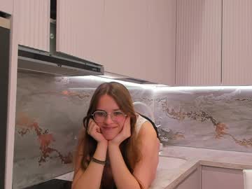 girl
        dream_beam cam image #5971277