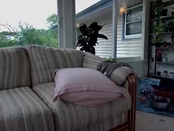 girl
        rosegold18 cam image #4506527