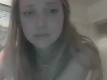 girl
        molly_witha_chancexo cam image #1746837