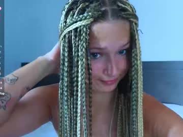 girl
        katie_dierse cam image #6242651