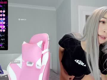 girl
        keizzzy cam image #474600