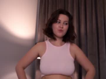 girl
        antoniaballe cam image #3387146