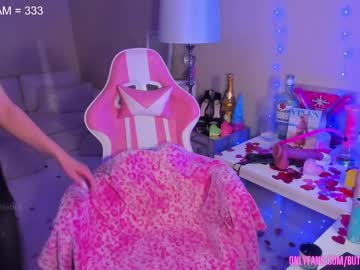 girl
        butterybubblebutt cam image #6148743