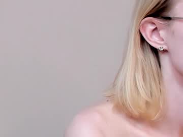 girl
        dawnwillrise cam image #4561198