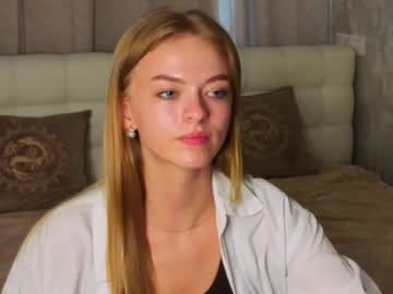girl
        philippagales cam image #6884148