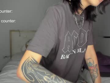 girl
        lonelly_lolly98 cam image #4000035