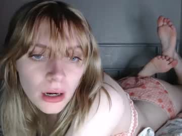 girl
        dumbdoll9 cam image #3619257