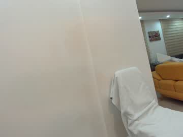 girl
        ehotlovea cam image #59235