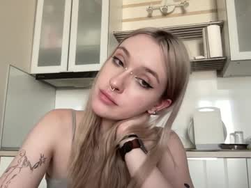 girl
        crrystalluna cam image #2371266
