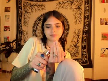 girl
        alone_together_ cam image #227418