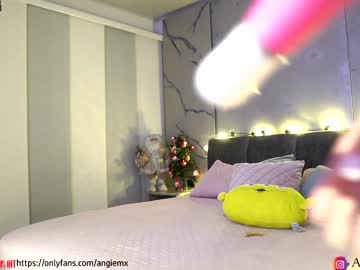 girl
        nina_mon cam image #3103021