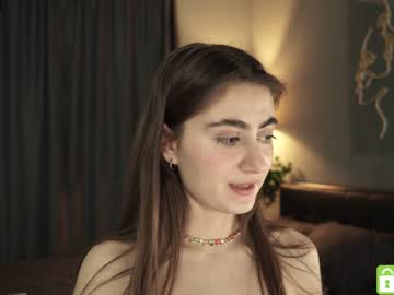 girl
        tessarosse_ cam image #1705219