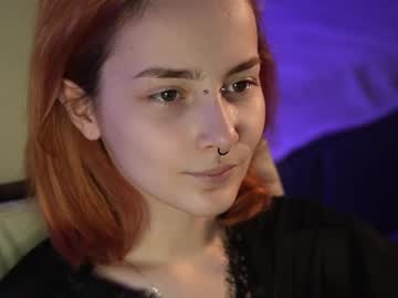 girl
        severs_enigma cam image #6495419