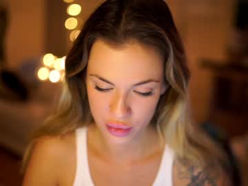 girl
        melodymate cam image #4399111