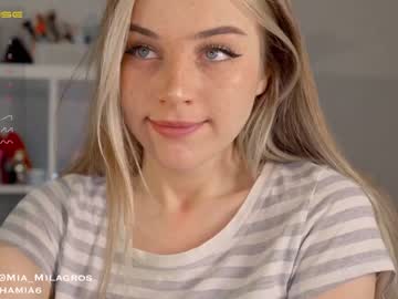 girl
        mia_milagros cam image #429134
