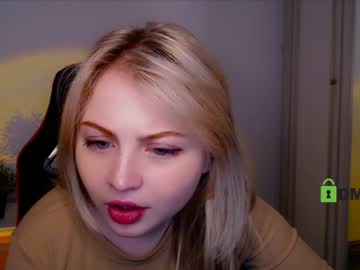 girl
        shy_blondiee cam image #902986