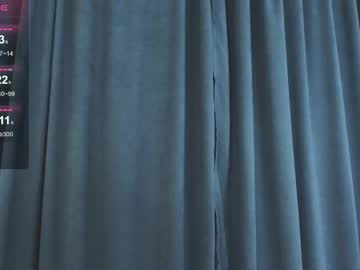 girl
        moonivy cam image #6373062