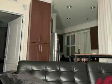 girl
        luxcher22 cam image #6773172