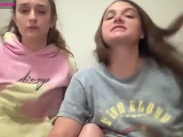 girl
        tanawaters cam image #1730311