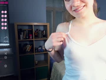 girl
        youne_and_beautiful cam image #1353737