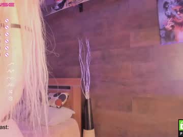 girl
        yolandabertha cam image #1025156