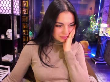 girl
        alma_pearl cam image #2875105