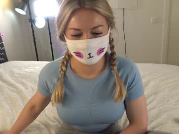 girl
        blondehottiekerry cam image #2293494