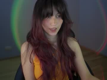 girl
        greeny_mat cam image #6483100