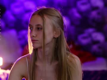girl
        angeellina cam image #3338760