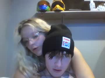 couple
        x_bookieblaster_x cam image #192298