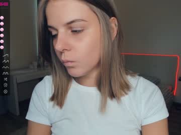 girl
        erline_may cam image #3742947