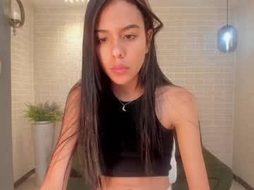 girl
        aprilstone_x cam image #587308